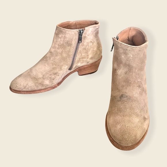 Frye Carson Piping Beige Suede Leather Low Heel Classic Minimalist Ankle Booties - Picture 10 of 16